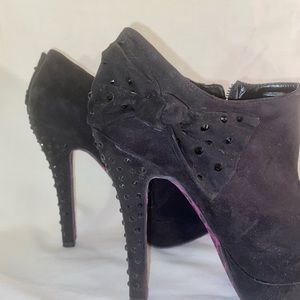 Betsyville Booties with rhinestones and bow